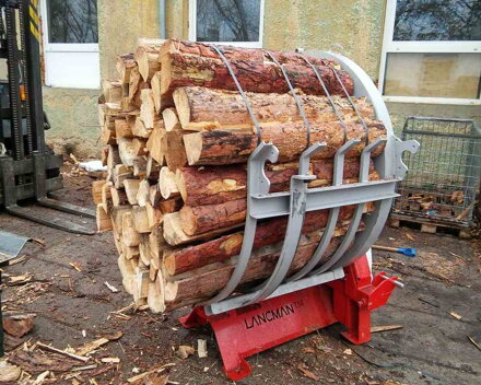 Kalibrovací balička na svazky palivového dřeva obsah dřeva 1,25 m3 www.drevodokrbu.com