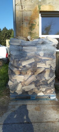 Tvrdé palivové dřevo balené do Euro palety 1.5m3    www.drevodokrbu.com