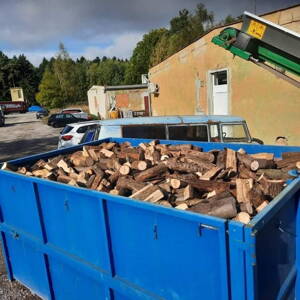 Suché štípané tvrdé dřevo 10 m3 kontejner s dopravou zdarma  do 15km , polena 25, 33cm dle objednávky